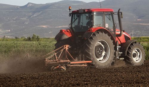 Να ξεκαθαρίσει άμεσα η κυβέρνηση το θέμα του αγροτικού ΕΦΚΑ