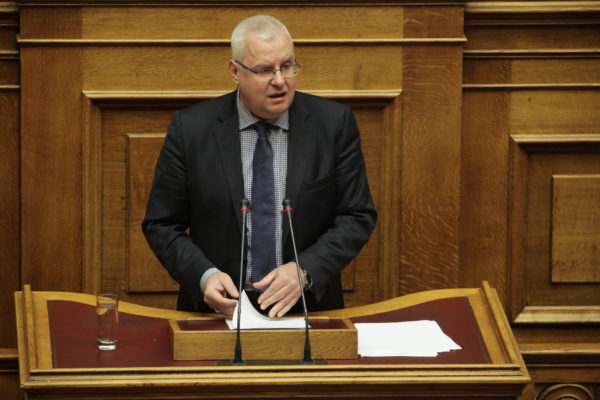 Η ομιλία του Ιλχάν Αχμέτ στη Βουλή για τη Συνταγματική Αναθεώρηση