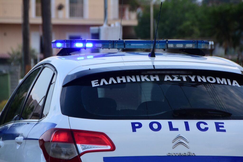 Τρεις ανήλικοι έκλεψαν αυτοκίνητο από την Κομοτηνή και κατόπιν διέρρηξαν κατάστημα ,έκλεψαν και φορτηγό στην Αλεξανδρούπολη-Δικογραφία και για τους γονείς τους για παραμέληση