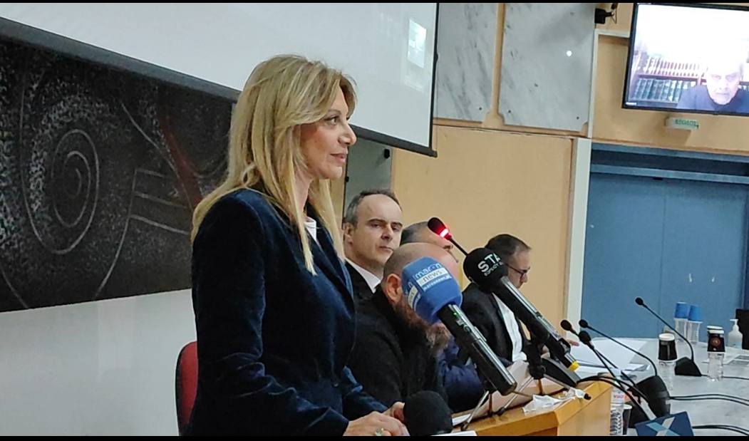 Mαρία Καρυστιανού από την Κομοτηνή :"Να αλλάξει ο Νόμος περί ευθύνης Υπουργών χωρίς παζάρια" (web tv)