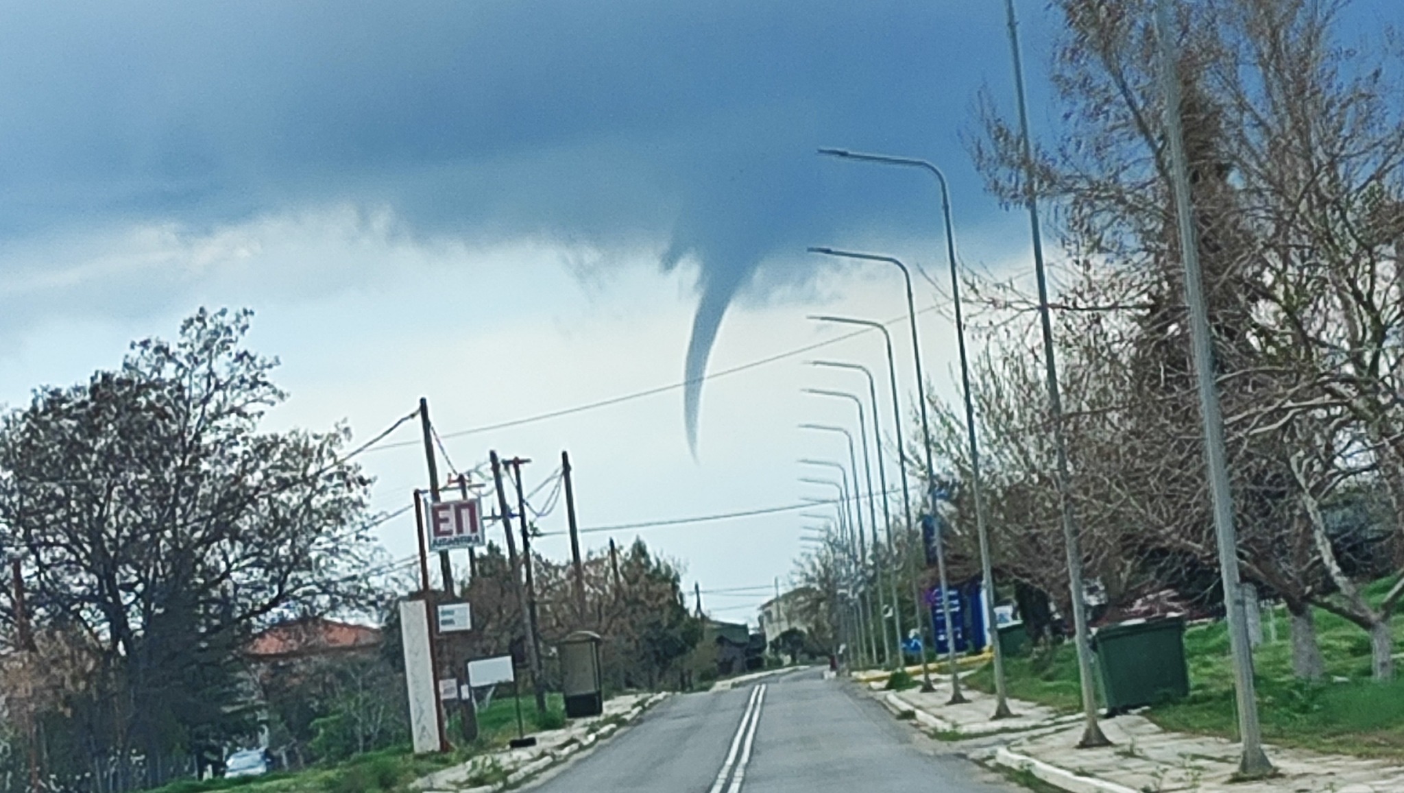 Ανεμοστρόβιλος κοντά από την Κομοτηνή
