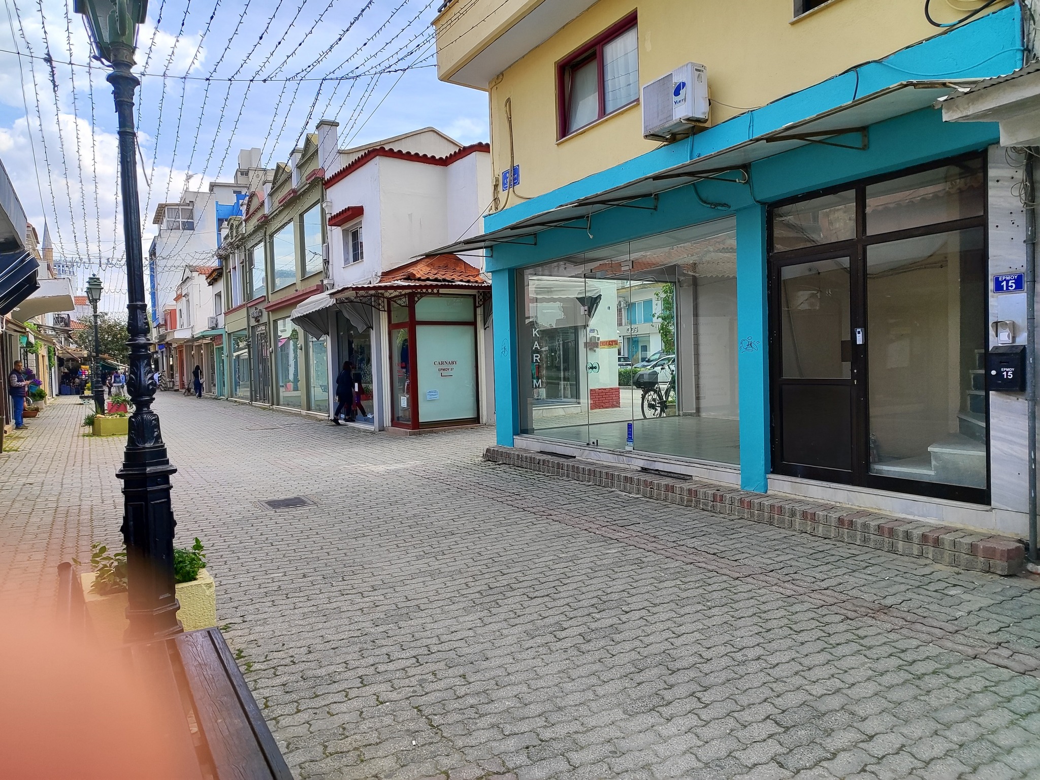 Kομοτηνή :ανοίκιαστα τα μισά καταστήματα στην Ερμού (φωτογραφίες)