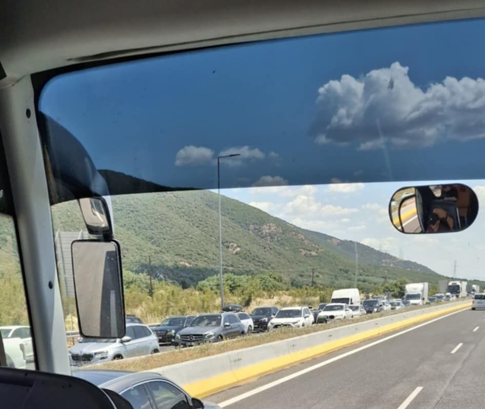 Διόδια Ιάσμου :ουρά 1,5 χιλιομέτρου !(φωτο)
