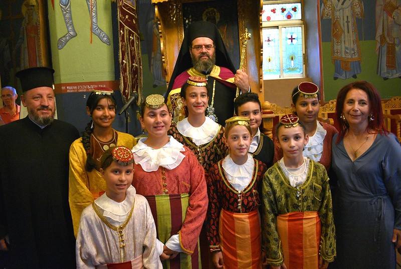 Υποδοχή λειψάνου των 5 νεομαρτύρων εκ Σαμοθράκης στο Θρυλόριο φωτο)