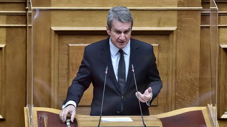 Στη Νέα Δημοκρατία προσχωρεί ο Ανδρέας Λοβέρδος