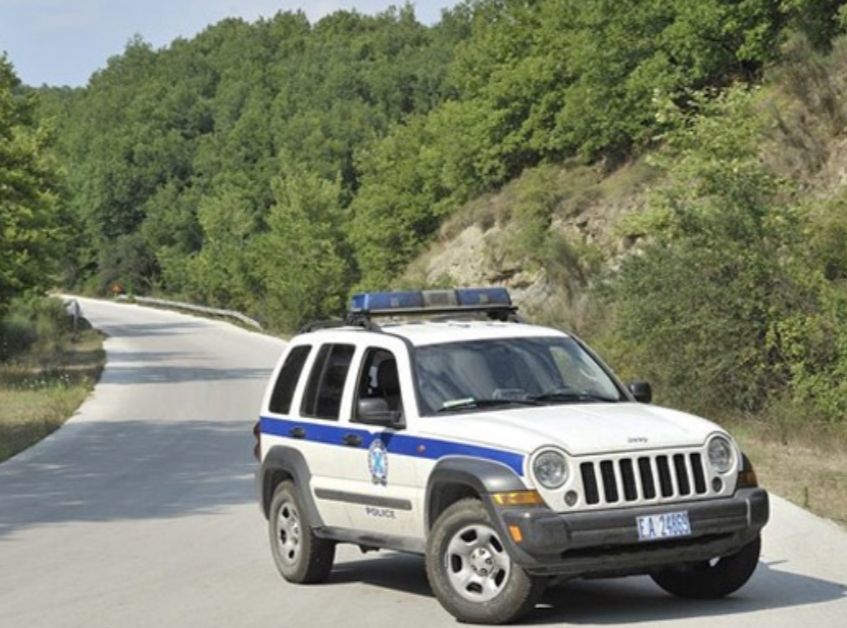 Ροδόπη: θανάσιμος τραυματισμός δύο ατόμων από ανατροπή αυτοκινήτου το οποίο μετέφερε παράτυπους μετανάστες και έπεσε σε χαράδρα