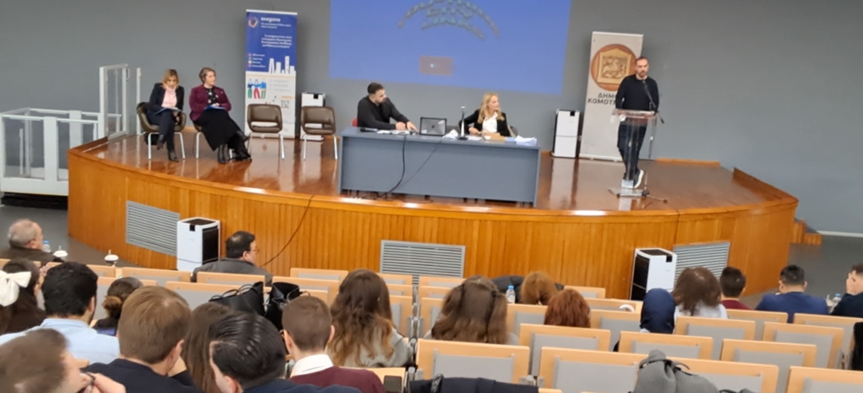 Με επιτυχία το Πανελλήνιο Forum Νέων στην Κομοτηνή(web tv)