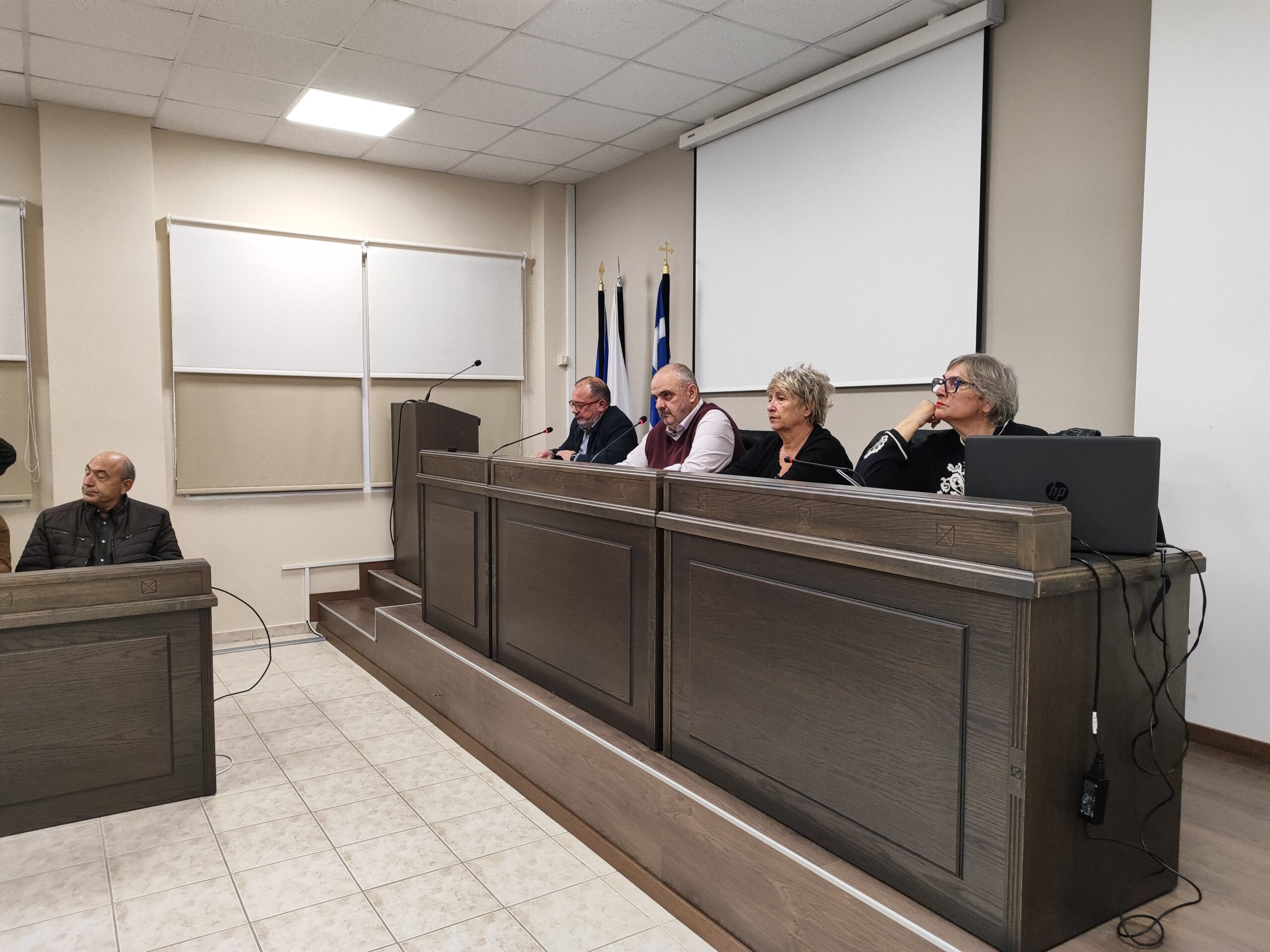 Κλείνει την Παρασκευή ο Δήμος Κομοτηνής για συμπαράσταση στους αγρότες-Συμβολική επίσκεψη του Δημοτικού Συμβουλίου στο αγροτικό μπλόκο της Εγνατίας την ίδια μέρα (web tv)