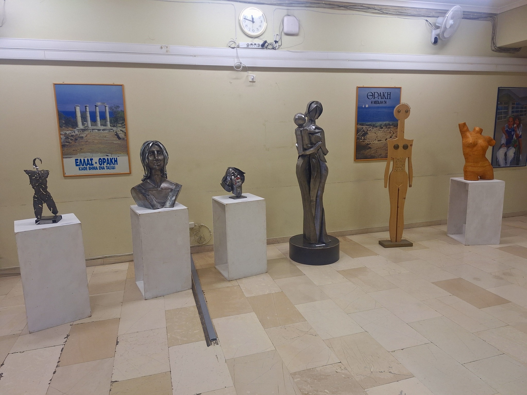 Η Περιφερειακή Ενότητα Ροδόπης τιμά την 8η Μαρτίου, Παγκόσμια Ημέρα της Γυναίκας, με έκθεση εικαστικών «Γυναίκα» και συμβολική φωταγώγηση